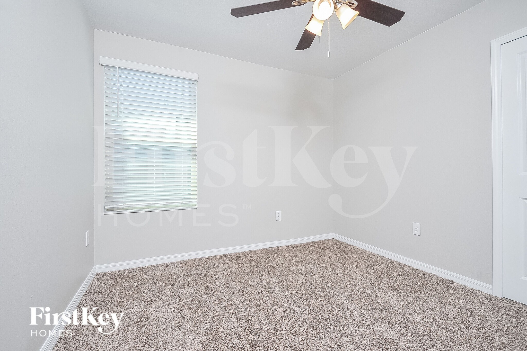 Building Photo - 10237 Carloway Hills Dr