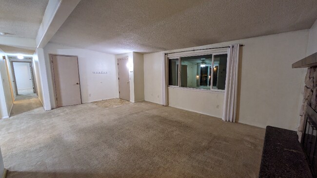 Building Photo - 807 E F St