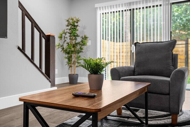 Building Photo - 13930 Heritage Club Dr