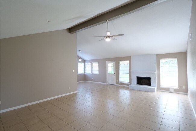 Building Photo - 915 Comstock Springs Dr