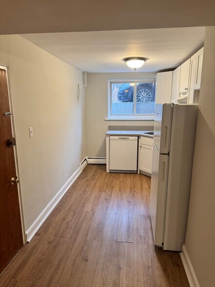 Building Photo - 63 Selkirk Rd