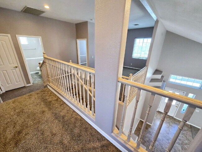 Building Photo - "Spacious 3-Bed Oasis with 2.5 Baths on Funston Way, Las Vegas - 2,264 Sq. Ft. of Comfort!"