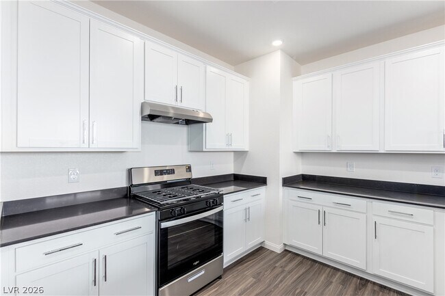 Building Photo - 2685 Abrantes Pl