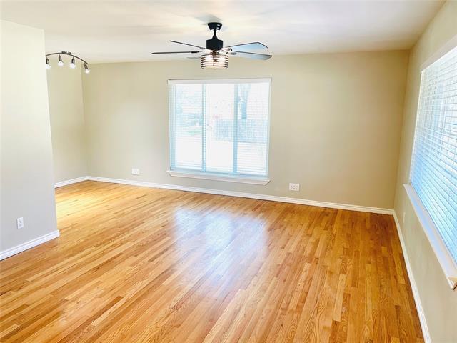 Building Photo - 534 E Spring Valley Rd