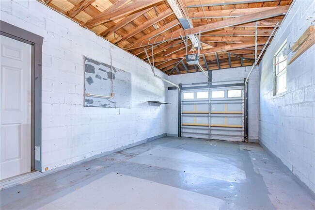 Building Photo - 5634 9th Ave N