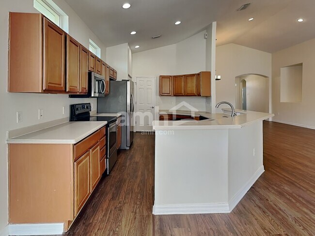 Building Photo - 6244 Macaw Glen