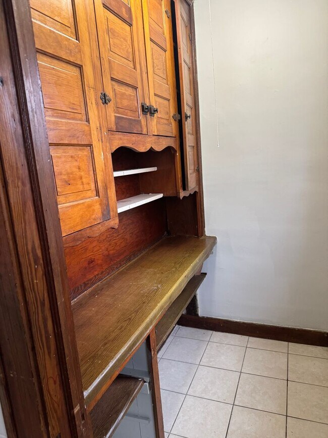 Building Photo - 10401 Homeworth Ave