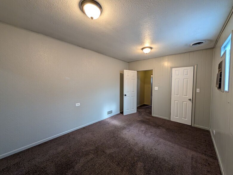 Building Photo - 1649 Florence St