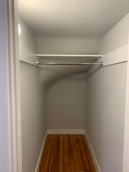 Building Photo - 307 Highland Ave