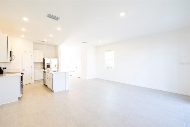 Building Photo - 7609 WATERSCAPE Dr