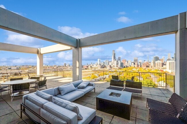 Building Photo - 1530 S State St