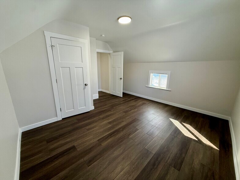 Building Photo - 427 Jefferson St