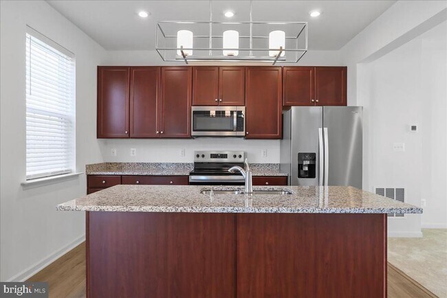 Building Photo - 100 Stafford Pl