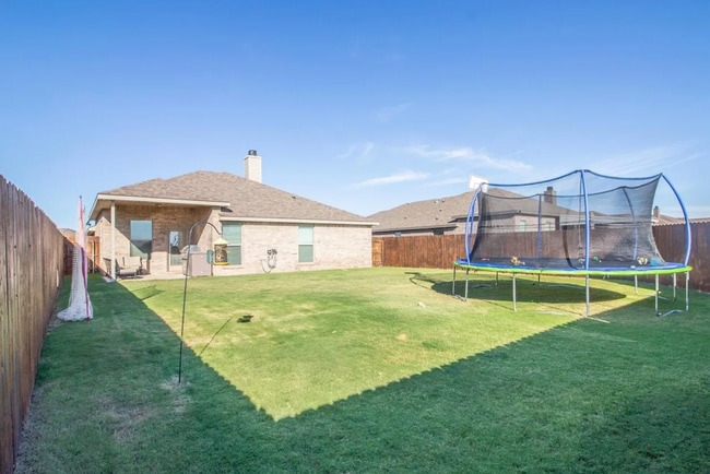 Building Photo - 3/2 in Frenship ISD: Appliances included!!!!