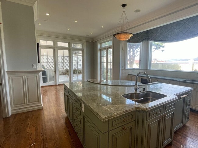 Building Photo - 50 Scenic Way