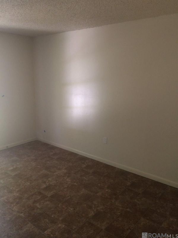 Building Photo - 9135 Great Smokey Ave