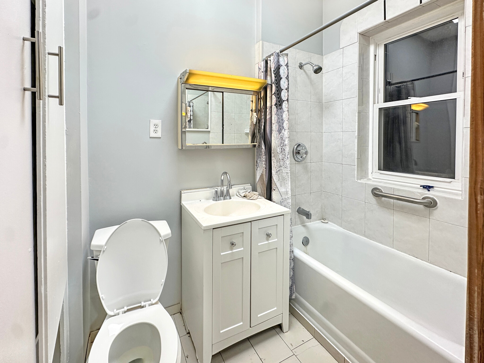 Building Photo - 2741 N Central Park Ave