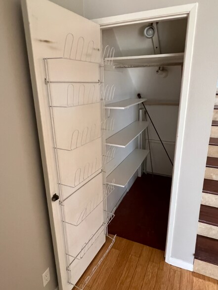 Building Photo - 4365 McLaughlin Ave