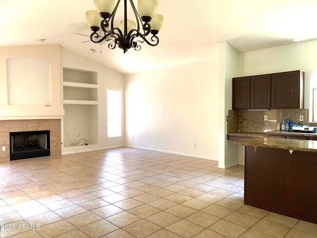 Building Photo - 5918 E Woodridge Dr