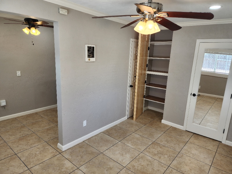 Building Photo - 721 S Pine St