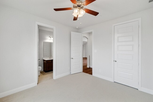 Building Photo - 310 Greystone Ct