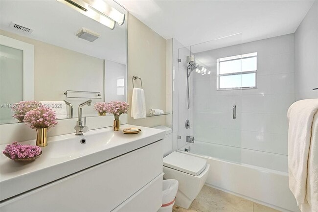 Building Photo - 100 Edgewater Dr