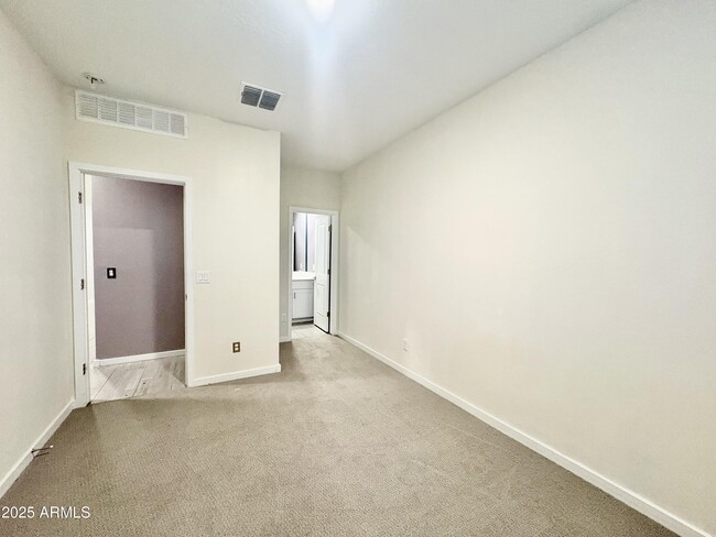 Building Photo - 1325 S 223rd Dr