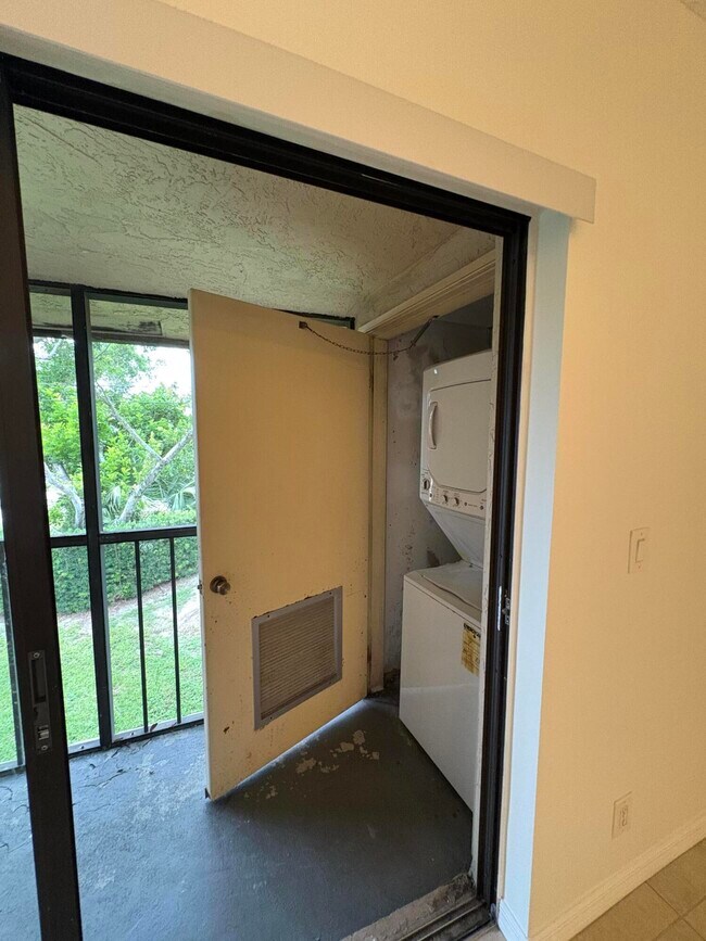 Building Photo - 6552 Arleigh Ct