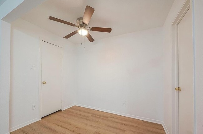 Building Photo - 2051 Santa Rosa St