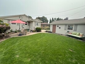 Building Photo - 2828 S 11th Pl