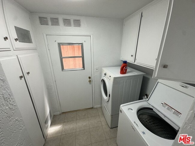 Building Photo - 7711 W 82nd St