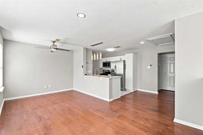 Building Photo - 1421 Ruthven St