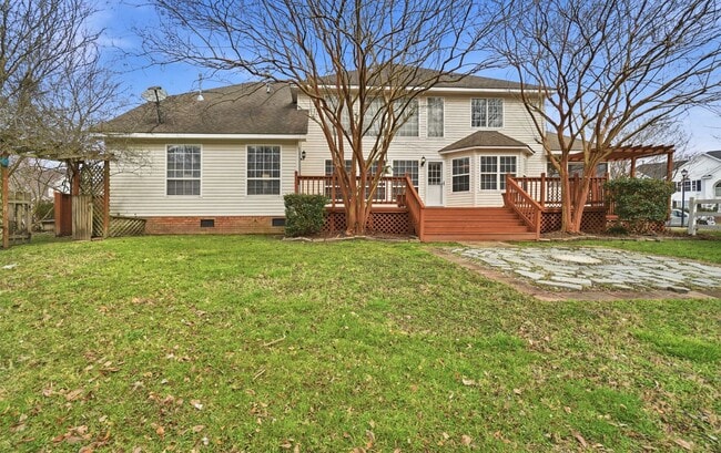 Building Photo - Freshly Renovated & Ready NOW! A First-Time Rental in Castleton! Pet Friendly - Fenced Yard - Gre...