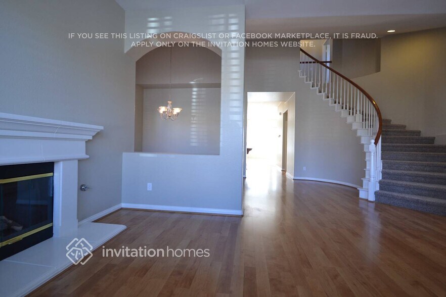 Building Photo - 33885 Pinehurst Dr