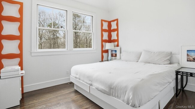 Building Photo - 420 Maple Ave S