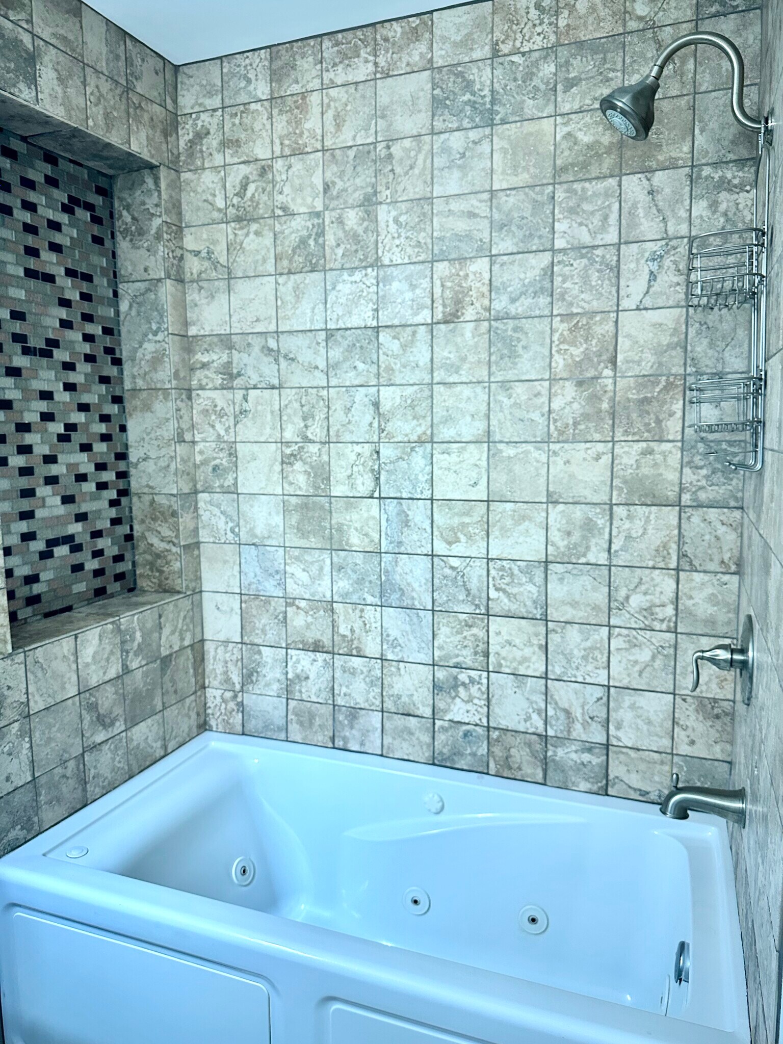 2nd MBR bath (en-suite) - 4514 Woodlyn Dr