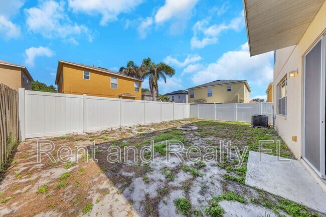 Building Photo - 12107 Fern Haven Ave