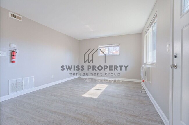 Building Photo - 2485 Deming Ave