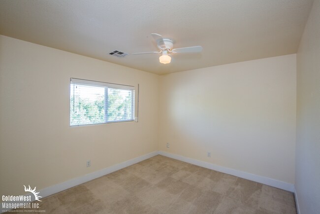 Building Photo - Beautifully Upgraded 5Bdm 3Ba Home Located in the Highly Desirable Summerlin.