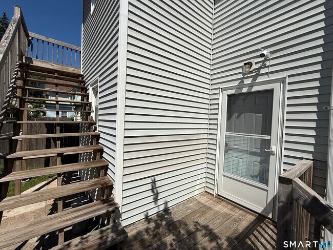 Building Photo - 156 Wolcott St