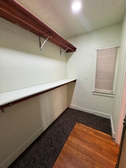 Building Photo - 1056 S Redondo Blvd