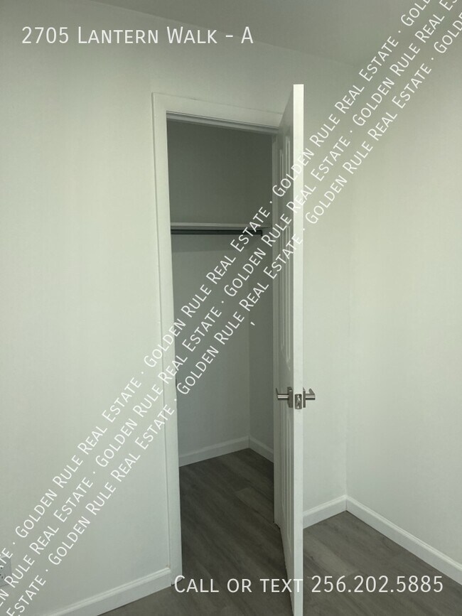 Building Photo - 2705 Lantern Walk SE