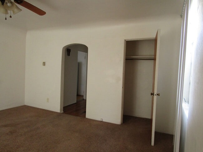 Building Photo - 222 W Lucero Ave