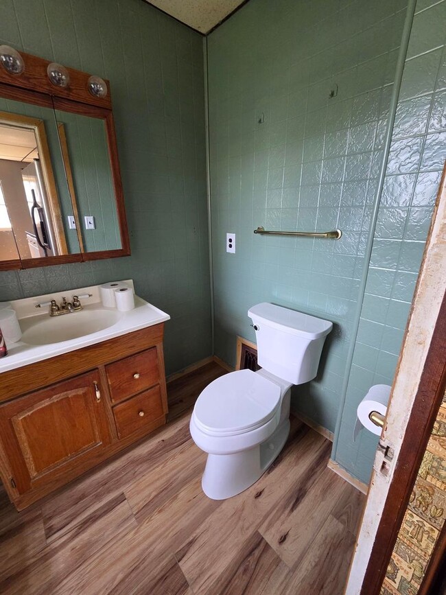 Building Photo - 3 Bedroom 1 Full Bath Single Family Two-Story Home--20 Seltzer Ave Shelby