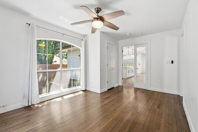 Building Photo - Midtown Tulsa | 4 Bed | 2 Bath | 2,010 SQFT