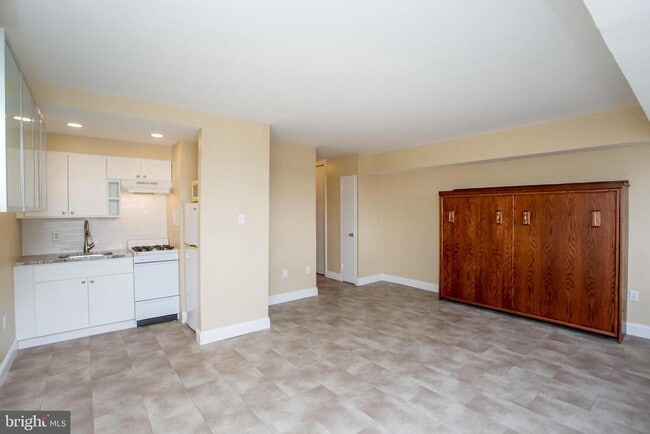 Building Photo - 2101 Chestnut St