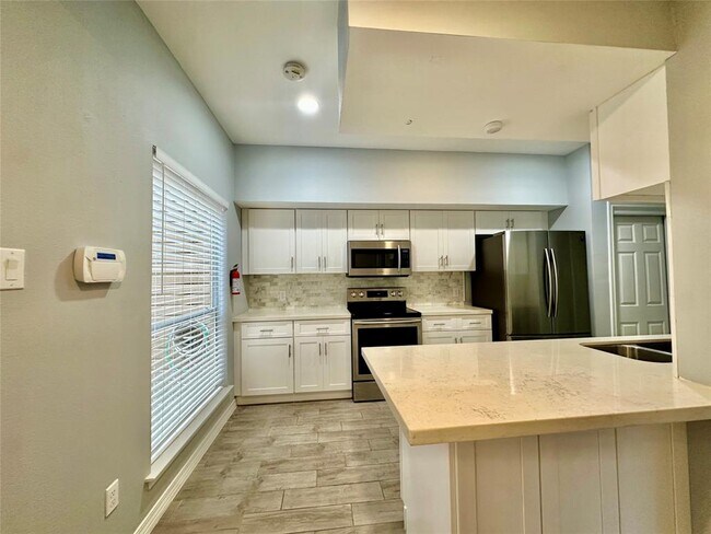 Building Photo - 12625 Memorial Dr