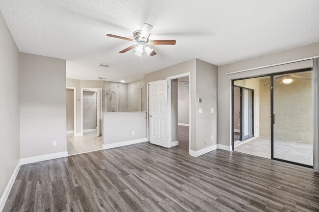 Building Photo - 3 bedroom condo
