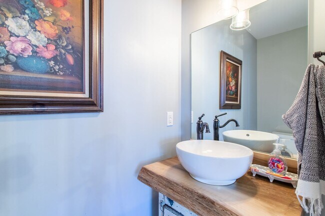 Building Photo - Fully Furnished