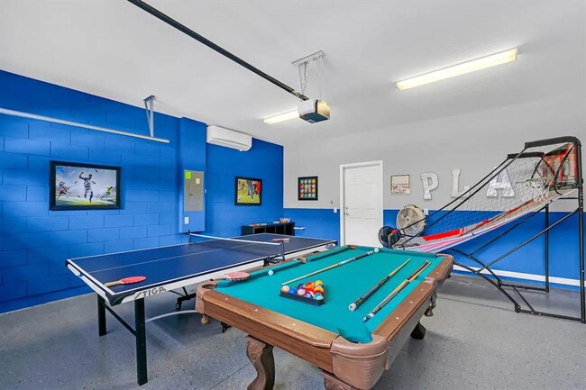 Building Photo - 8977 Rhodes St